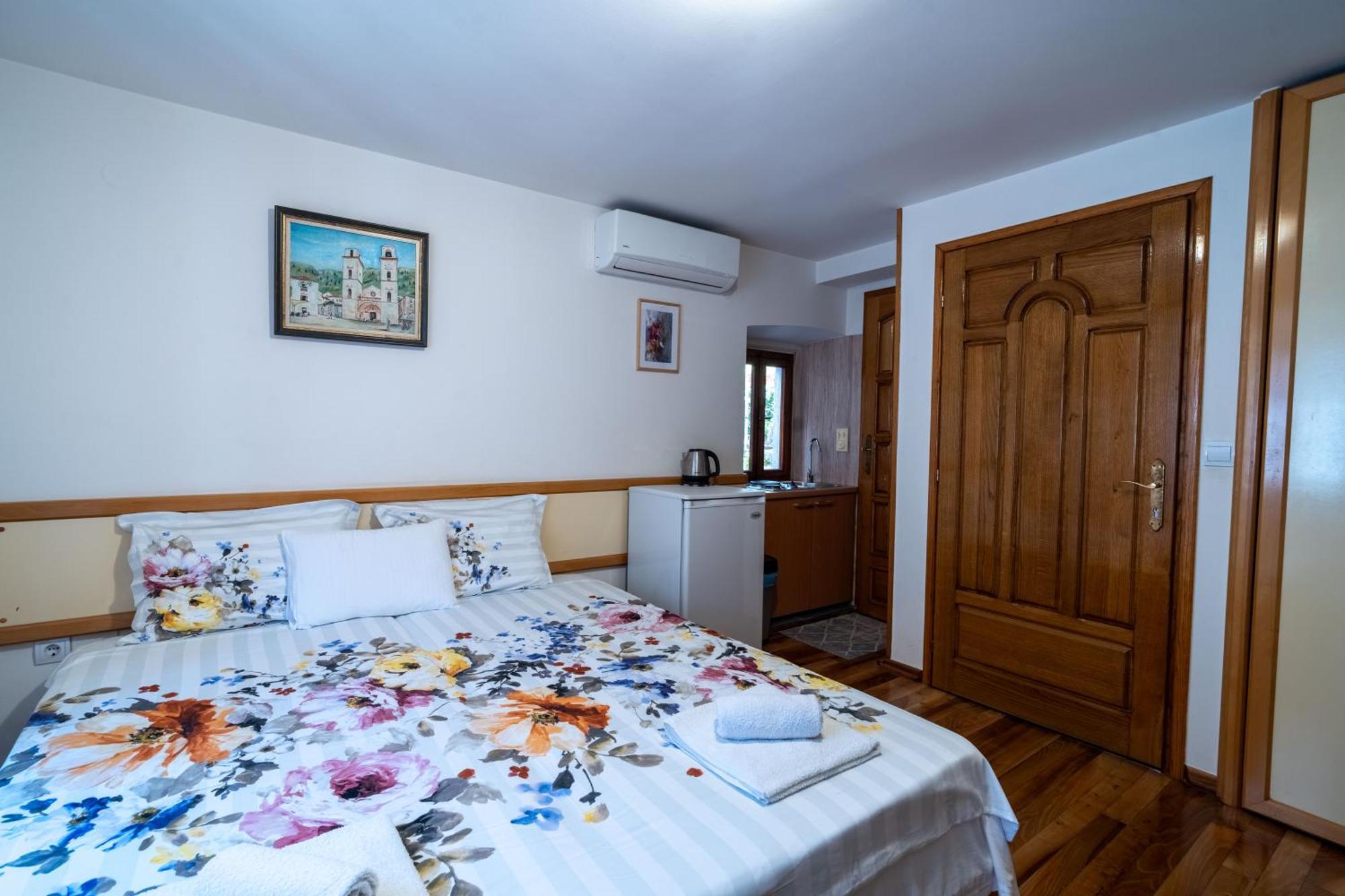 Studios Belvi Kotor Kültér fotó