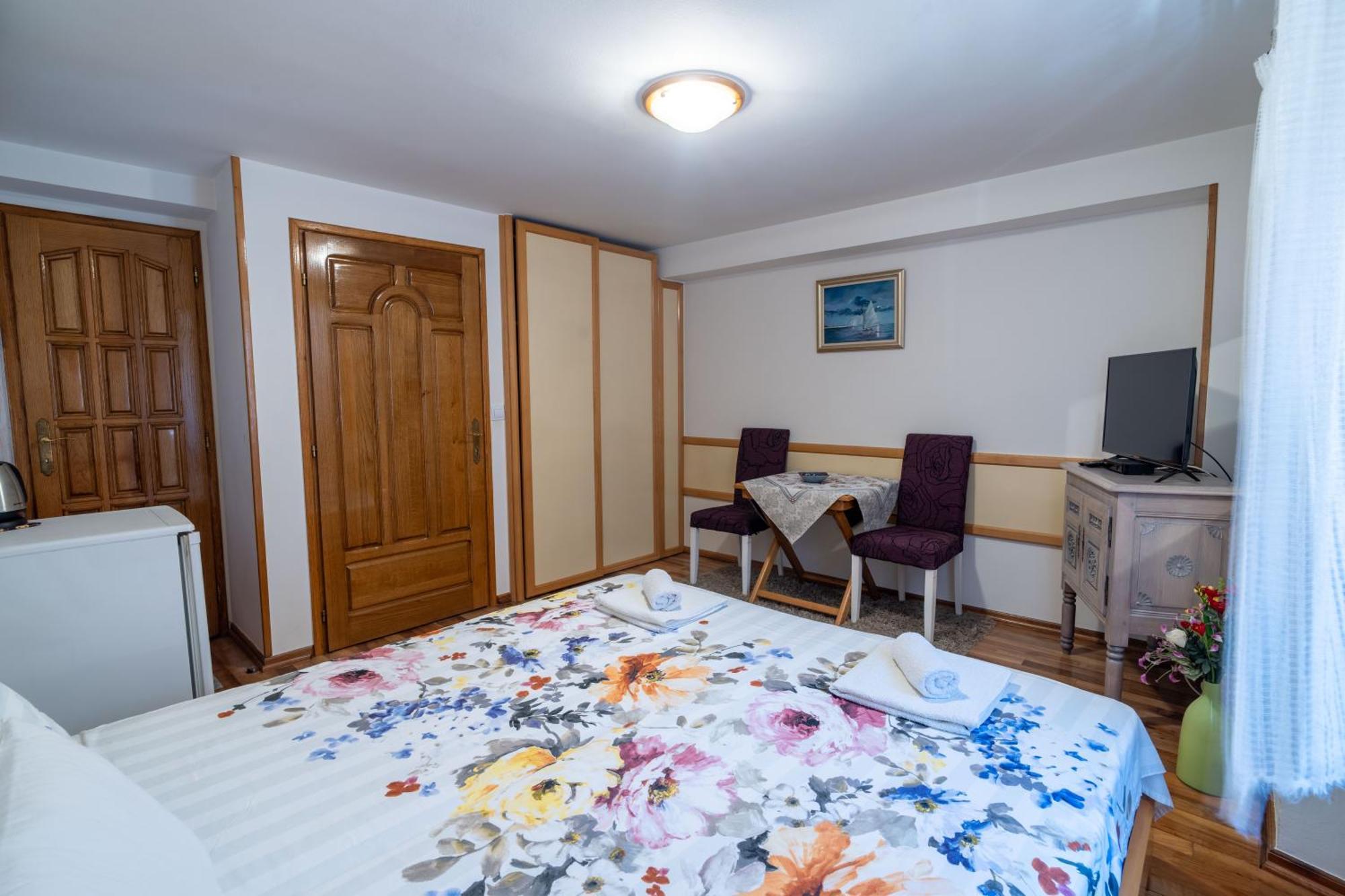 Studios Belvi Kotor Kültér fotó