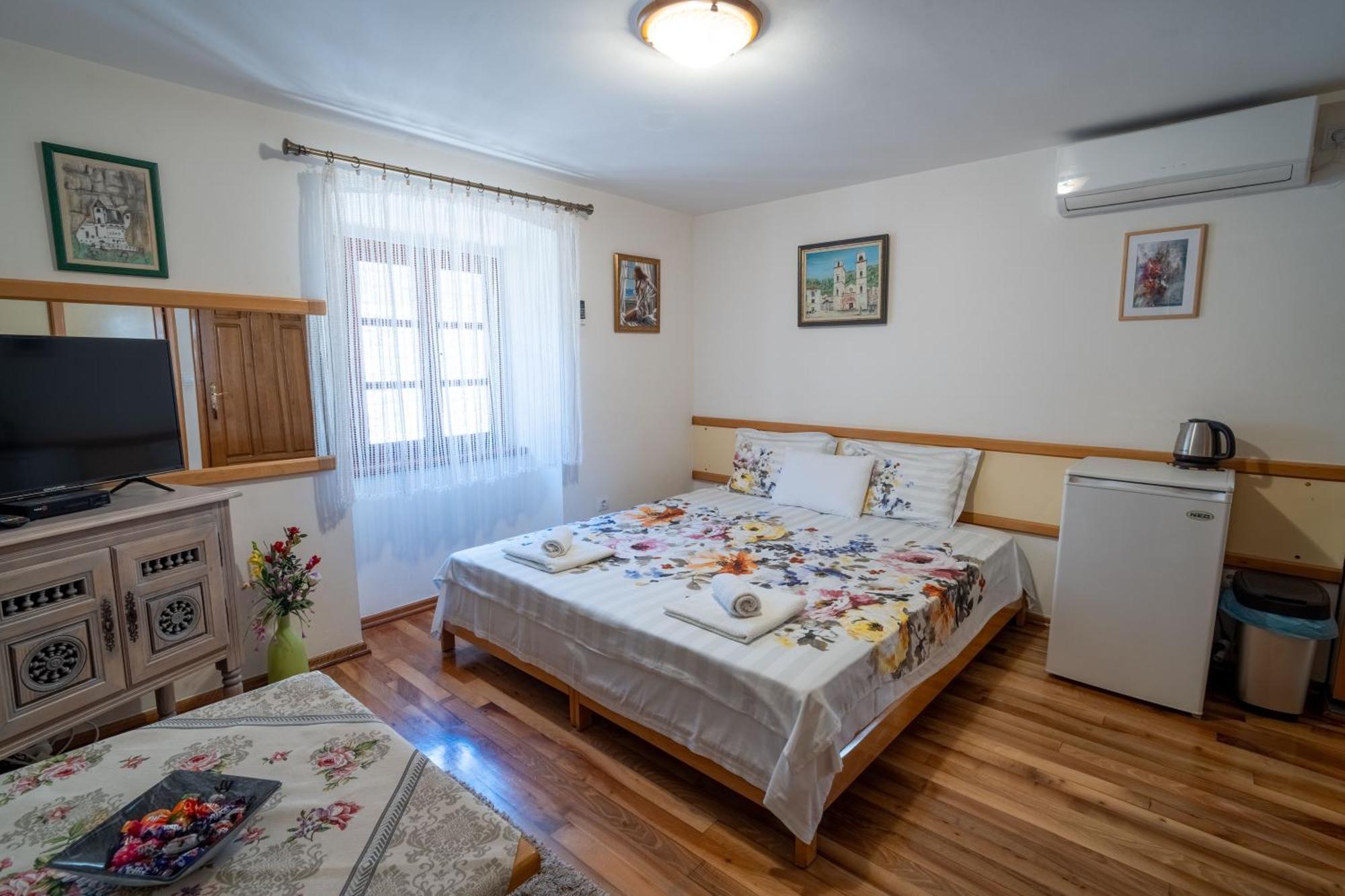 Studios Belvi Kotor Kültér fotó