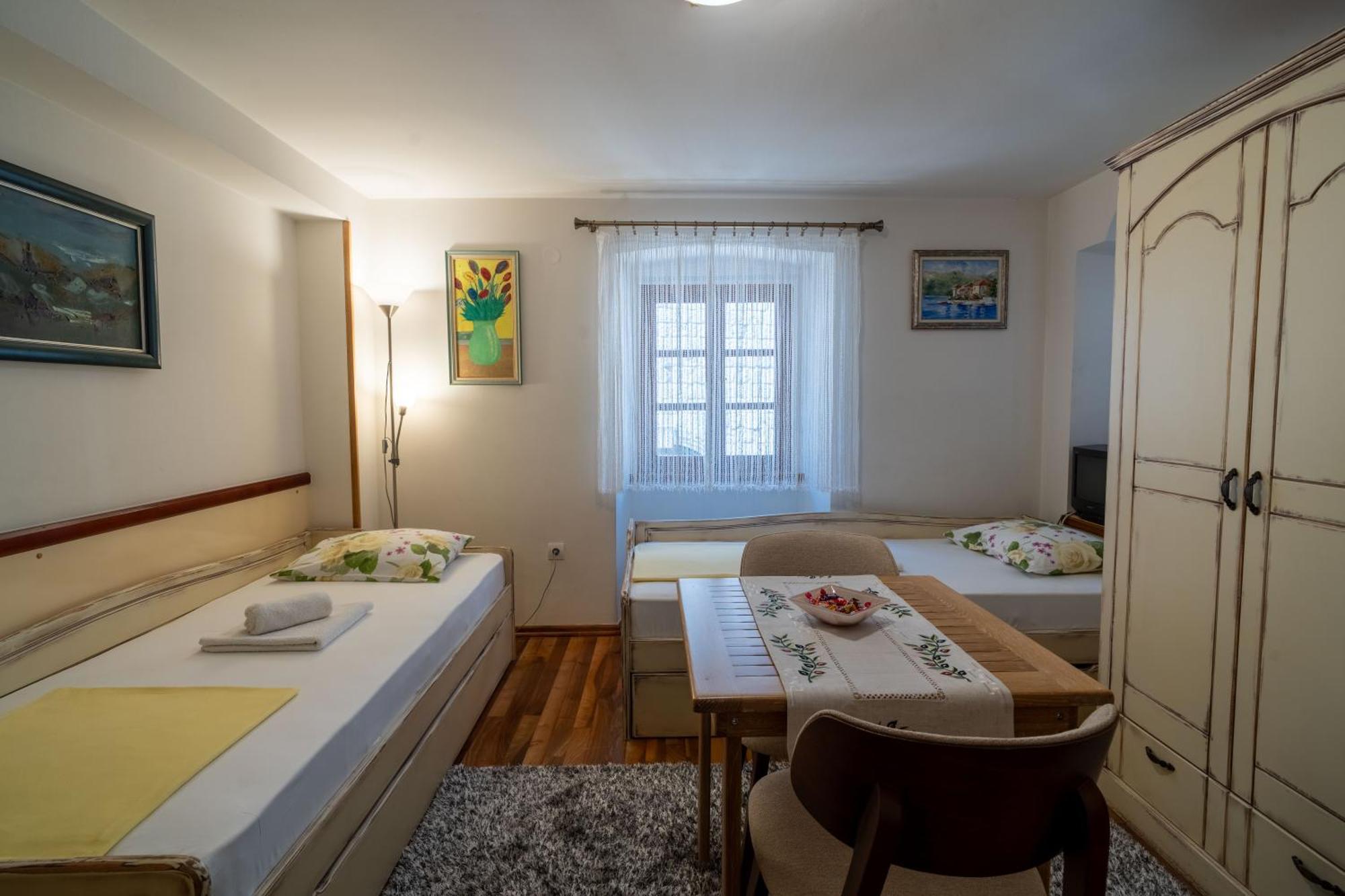 Studios Belvi Kotor Kültér fotó
