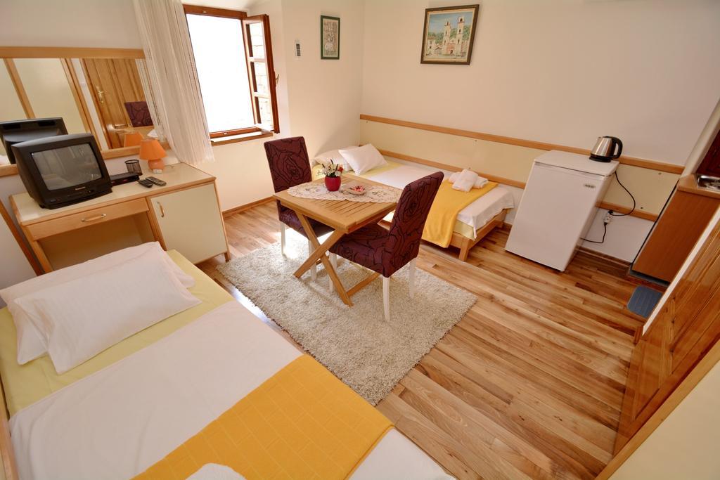 Studios Belvi Kotor Kültér fotó