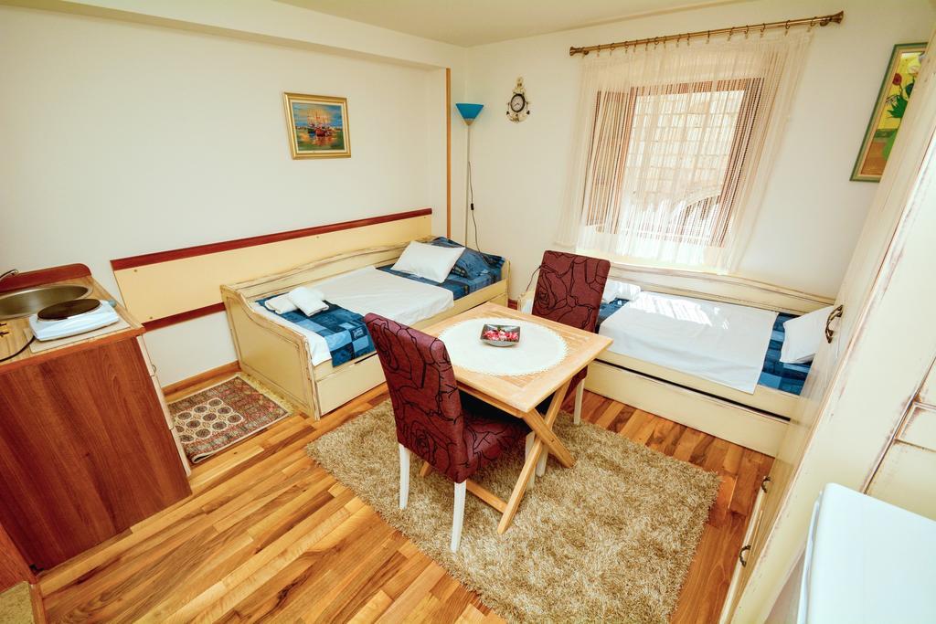 Studios Belvi Kotor Kültér fotó
