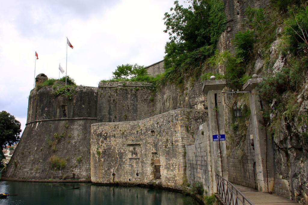 Studios Belvi Kotor Kültér fotó